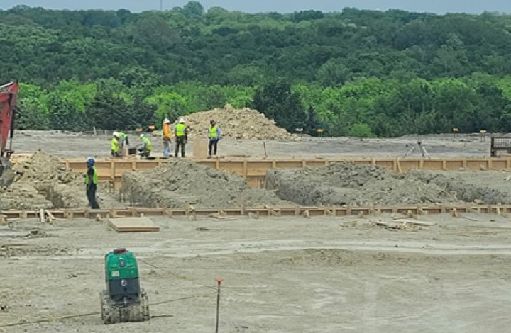 Precast electrical vault and 4,160V medium-voltage duct-bank installation at Wilson Creek