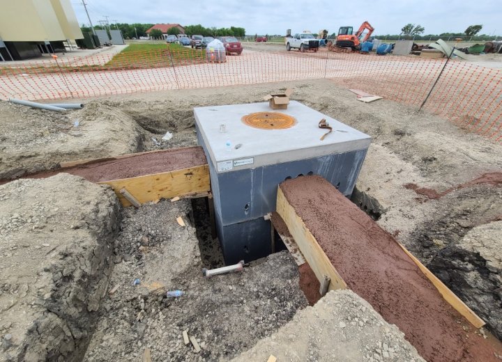 Precast electrical vault and 4,160V medium-voltage duct-bank installation at Wilson Creek Precast electrical vault and 4,160V medium-voltage duct-bank installation at Wilson Creek